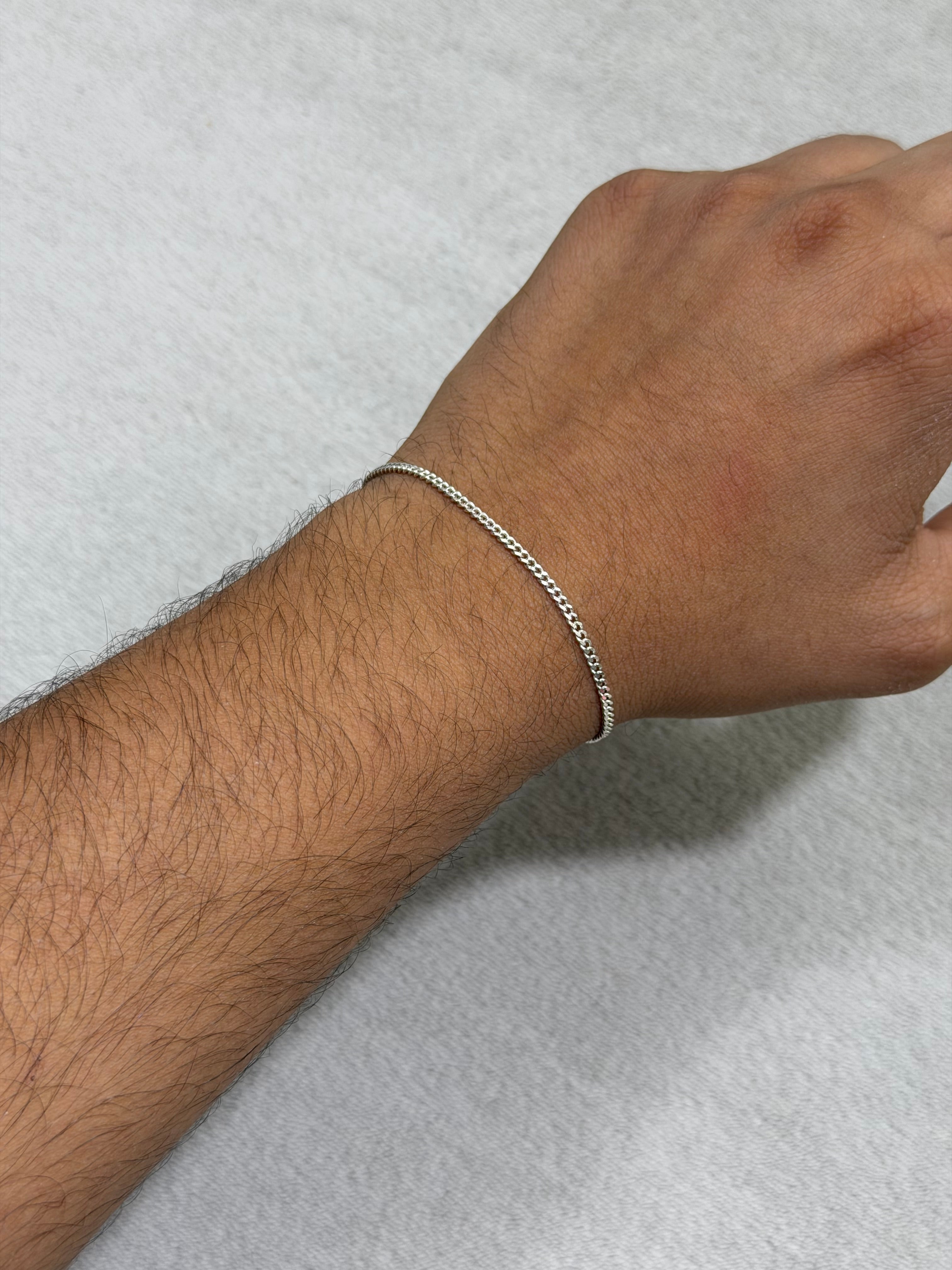 Thin groumite bracelet