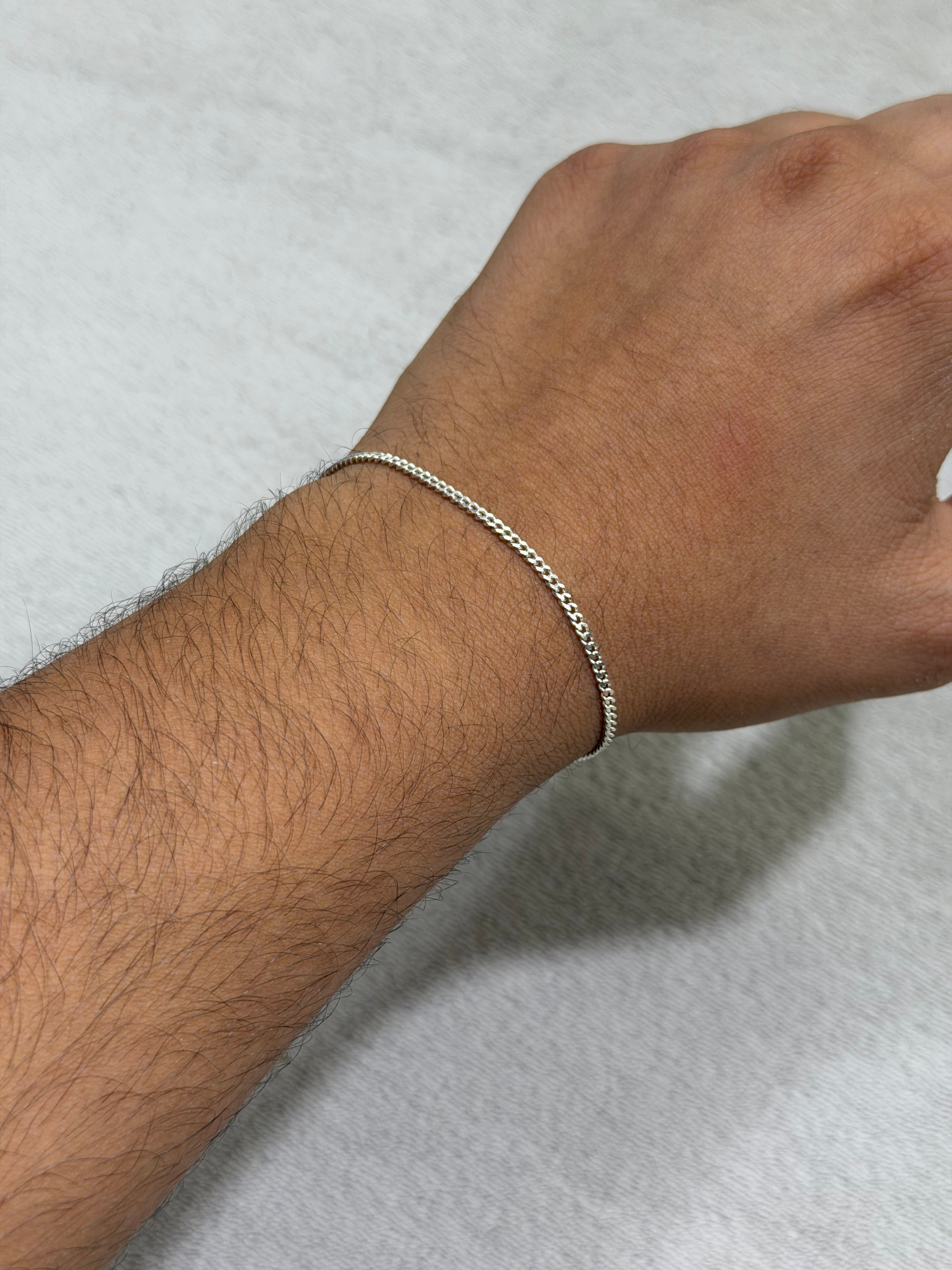 Thin groumite bracelet