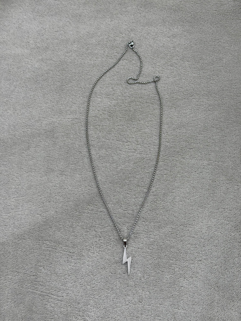 Silver electricity necklace