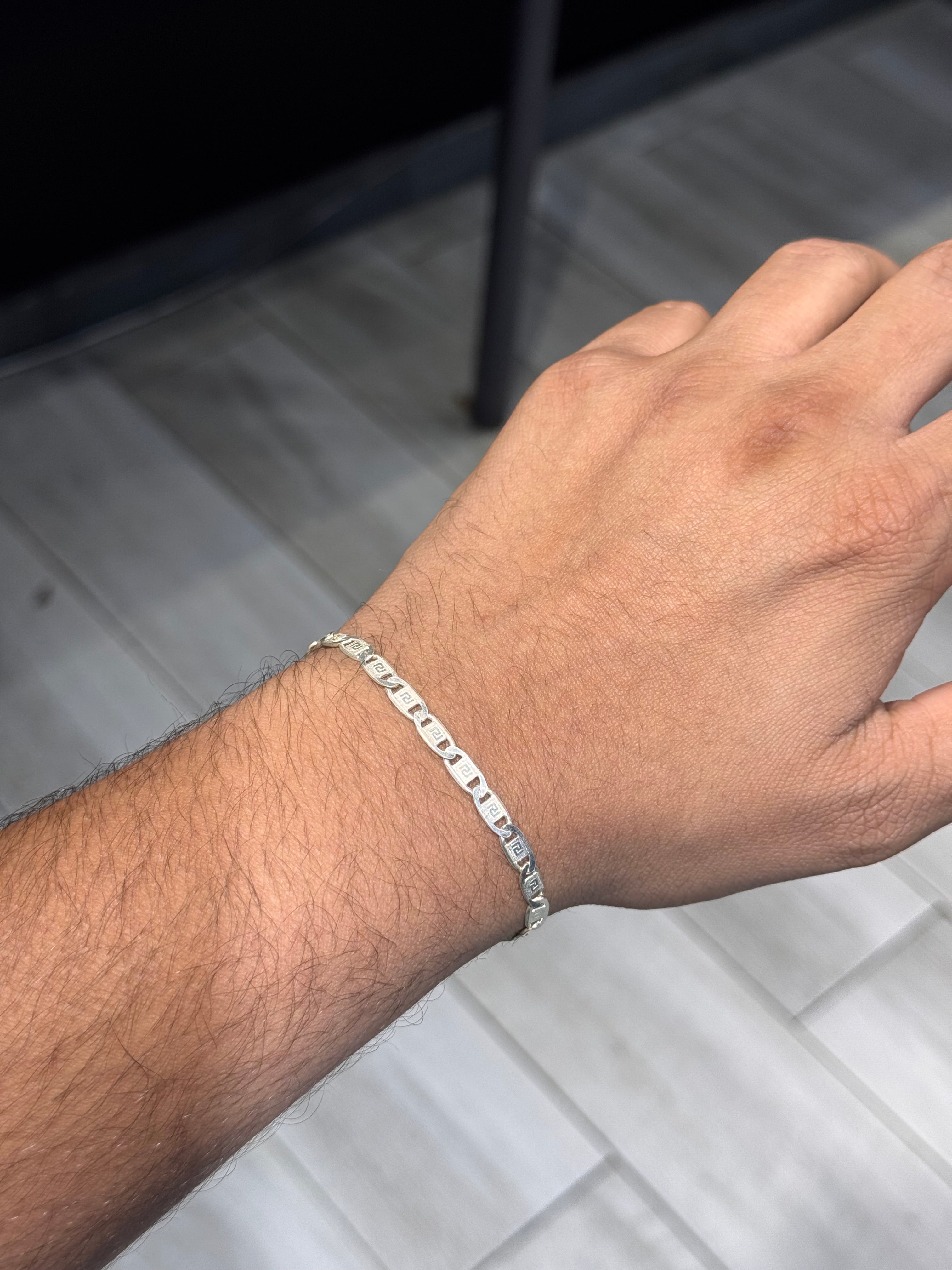 Euro shape bracelet